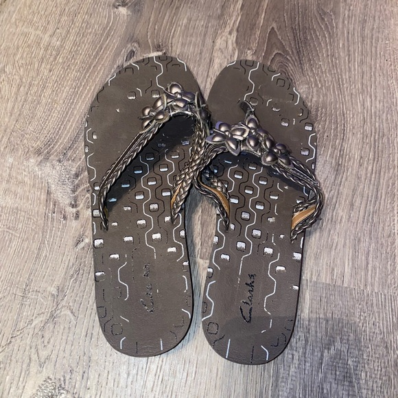 CLARKS Collection Women’s Leather Braided Sandal - sz 7 - Picture 3 of 6